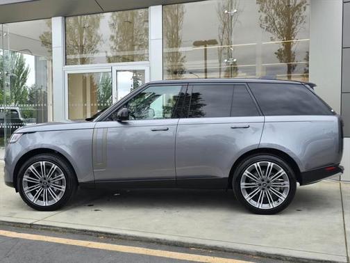 2025 Land Rover Range Rover P400 SE