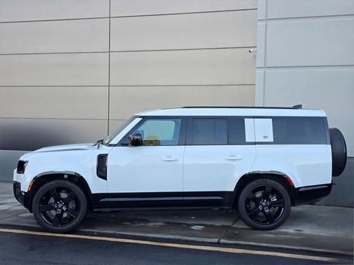 2024 Land Rover Defender 130 P400 X-Dynamic SE