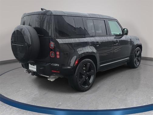 2026 Land Rover Defender P525 V8