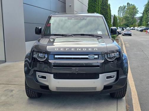2025 Land Rover Defender 110 P300