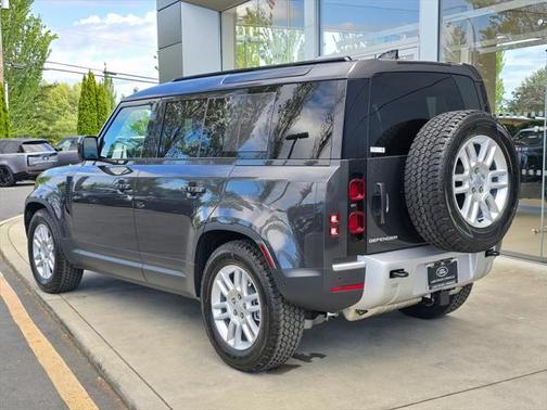 2025 Land Rover Defender 110 P300