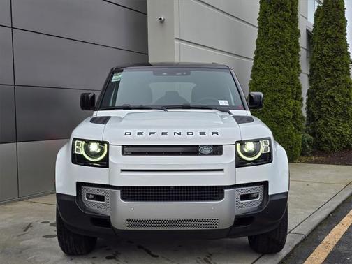 2025 Land Rover Defender 110 P400 S