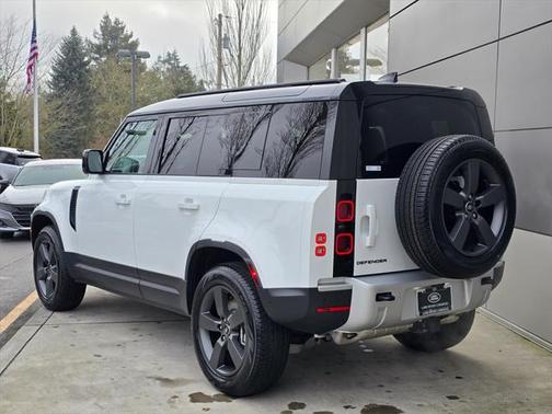 2025 Land Rover Defender 110 P400 S