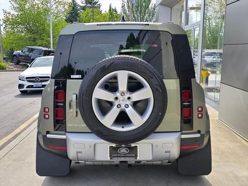 2025 Land Rover Defender 110 P300