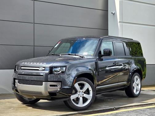 2025 Land Rover Defender 130 P400 X-Dynamic SE