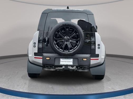 2026 Land Rover Defender V8