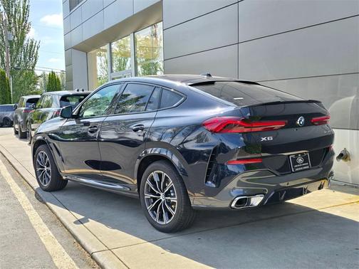2025 BMW X6 xDrive40i