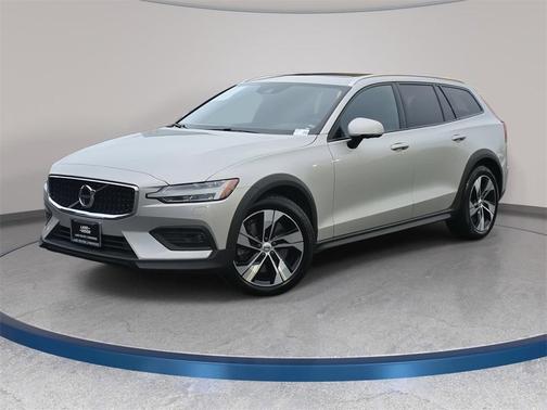 2020 Volvo V60 Cross Country T5