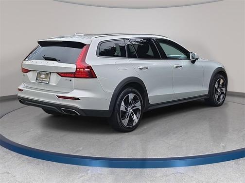 2020 Volvo V60 Cross Country T5