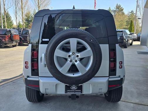 2024 Land Rover Defender 110 P300