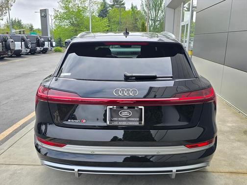2023 Audi e-tron S Premium Plus quattro