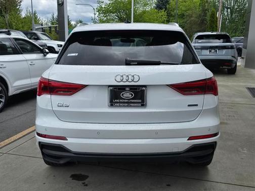 2024 Audi Q3 Premium 45 TFSI S line quattro Tiptronic