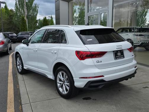 2024 Audi Q3 Premium 45 TFSI S line quattro Tiptronic