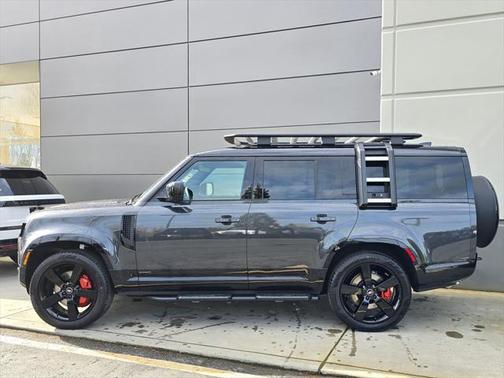 2025 Land Rover Defender 130 P400 X