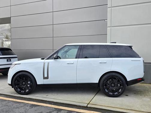 2023 Land Rover Range Rover P530 SE