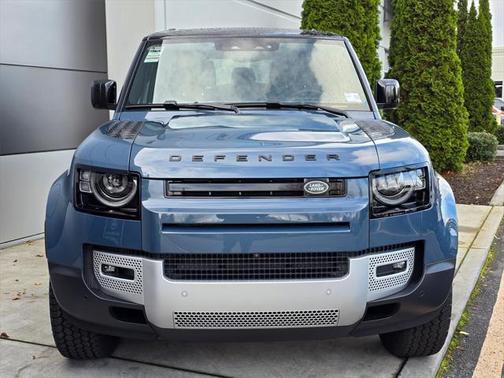 2025 Land Rover Defender 90 P300 S