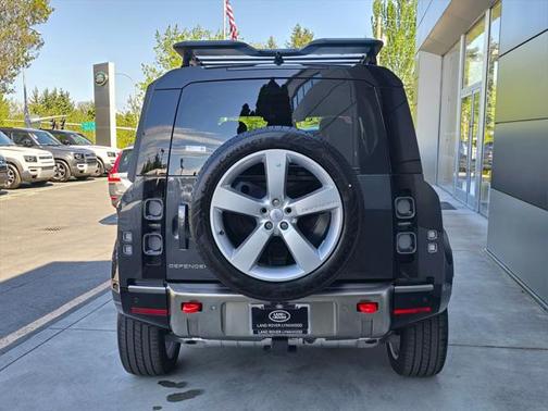 2025 Land Rover Defender 110 P400 X
