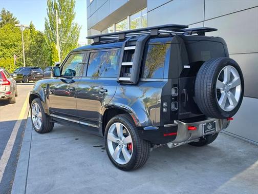 2025 Land Rover Defender 110 P400 X
