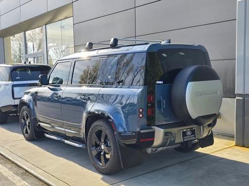 2024 Land Rover Defender 110 P400 X-Dynamic SE