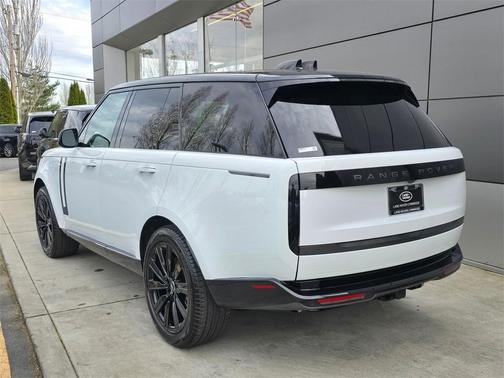 2025 Land Rover Range Rover P530 SE