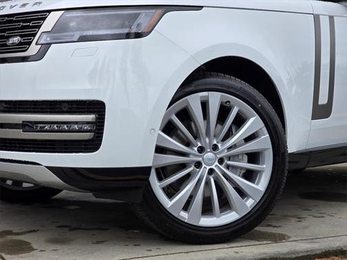 2025 Land Rover Range Rover P530 SE