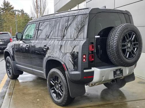 2025 Land Rover Defender 110 P400 S