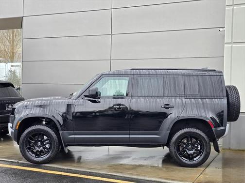 2025 Land Rover Defender 110 P400 S