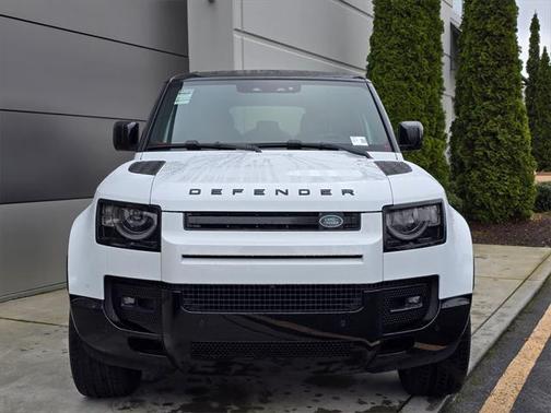 2025 Land Rover Defender 110 P400 X-Dynamic SE