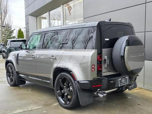 2025 Land Rover Defender 110 P500 X-Dynamic SE