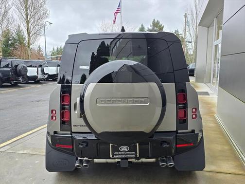 2025 Land Rover Defender 110 P500 X-Dynamic SE