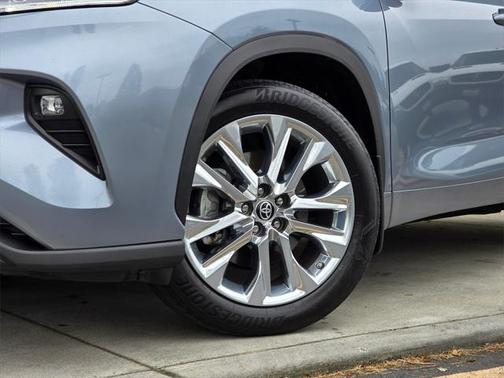 2022 Toyota Highlander Limited