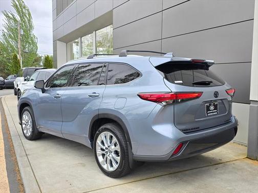 2022 Toyota Highlander Limited