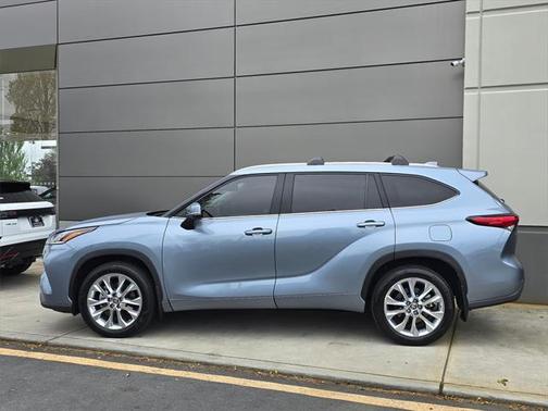 2022 Toyota Highlander Limited