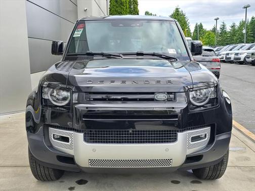 2025 Land Rover Defender 110 P300