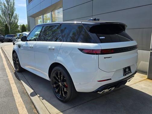 2025 Land Rover Range Rover Sport SE