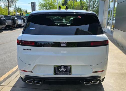 2025 Land Rover Range Rover Sport SE