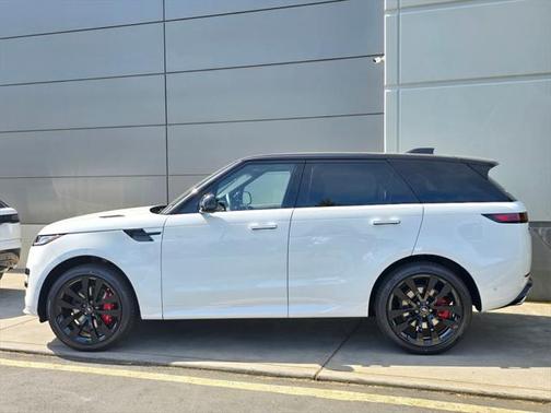2025 Land Rover Range Rover Sport SE