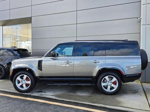2025 Land Rover Defender 130 P400 X