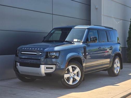 2025 Land Rover Defender 110 P300