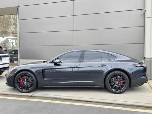 2022 Porsche Panamera 4S