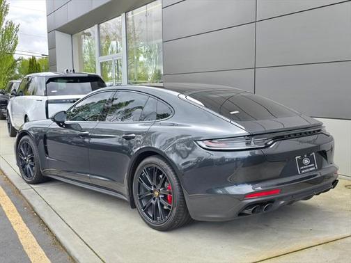2022 Porsche Panamera 4S