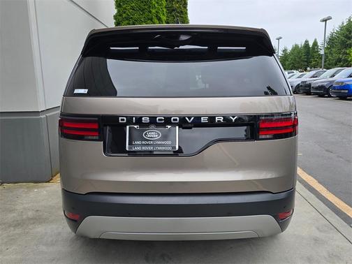 2024 Land Rover Discovery P300 S