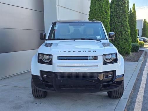2025 Land Rover Defender 90 P400 X-Dynamic SE