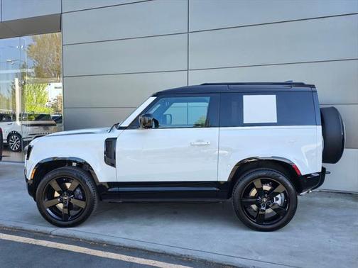 2025 Land Rover Defender 90 P400 X-Dynamic SE