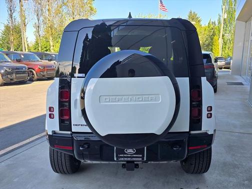 2025 Land Rover Defender 90 P400 X-Dynamic SE