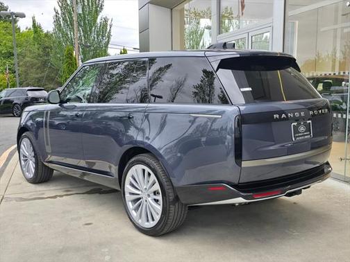 2025 Land Rover Range Rover P530 SE