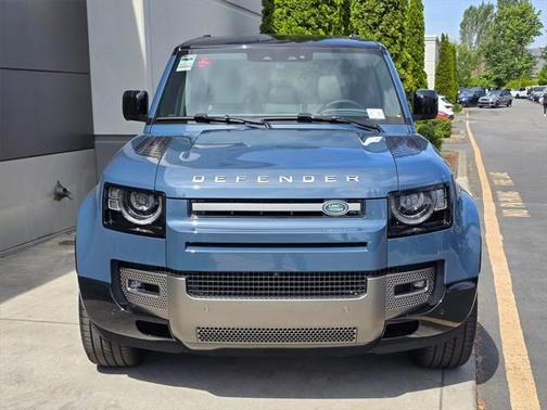 2025 Land Rover Defender 110 P400 X-Dynamic SE