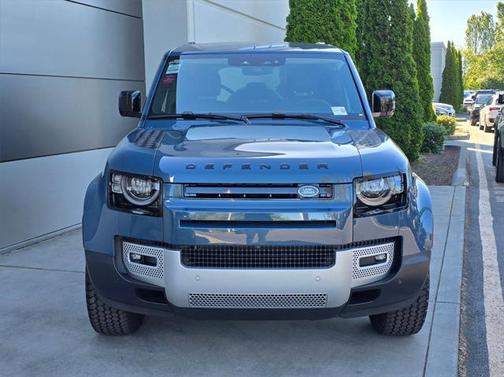 2025 Land Rover Defender 110 P300