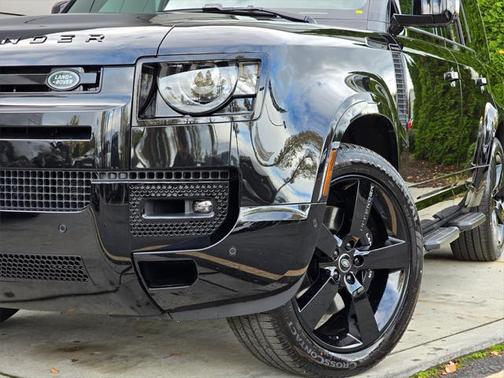 2025 Land Rover Defender V8