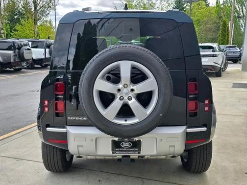 2025 Land Rover Defender 110 P400 S